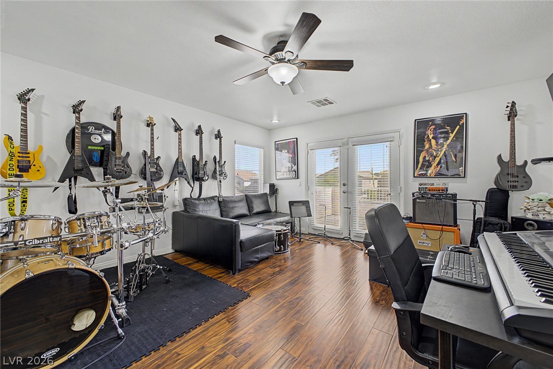 8633 Vivid Violet Avenue Property Photo 32