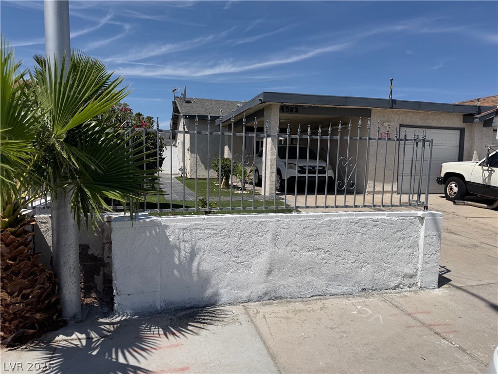 4562 Via San Rafael Property Photo 4