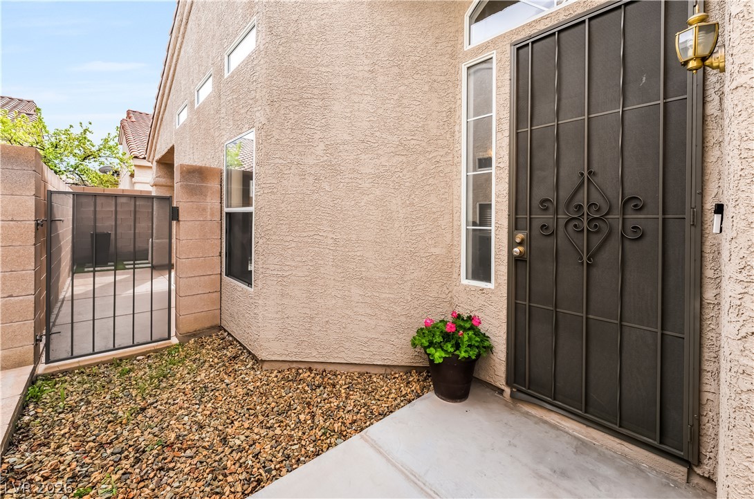 9791 Hickory Crest Court Property Photo 4
