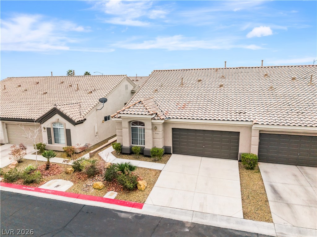 9791 Hickory Crest Court Property Photo 40