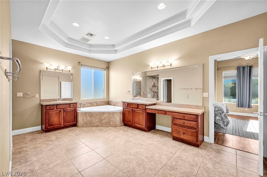5960 Michelli Crest Way Property Photo 8