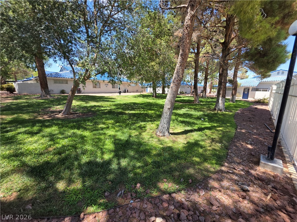 2121 Chertsey Drive D Property Photo 8
