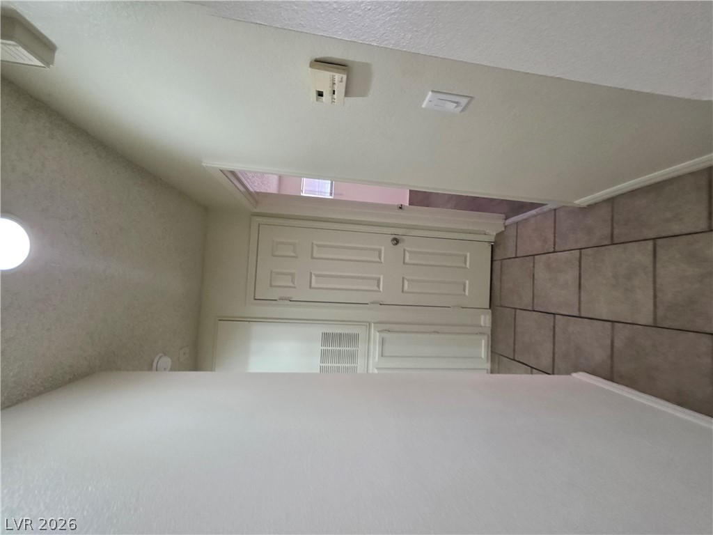 2121 Chertsey Drive D Property Photo 14
