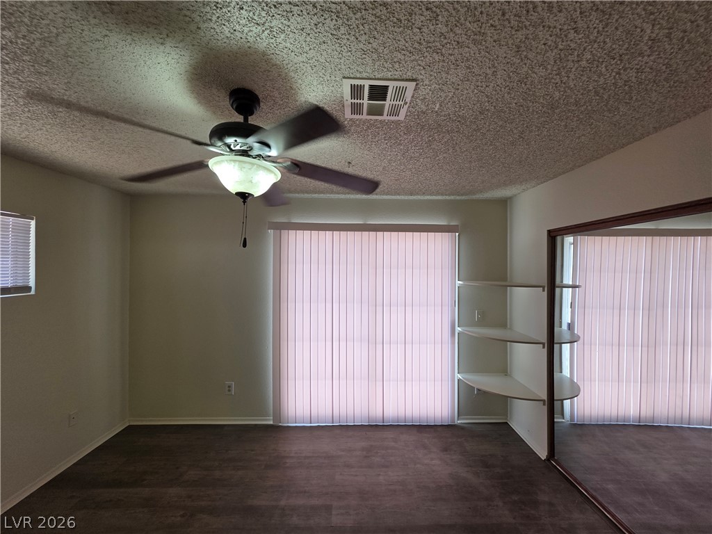 2121 Chertsey Drive D Property Photo 16