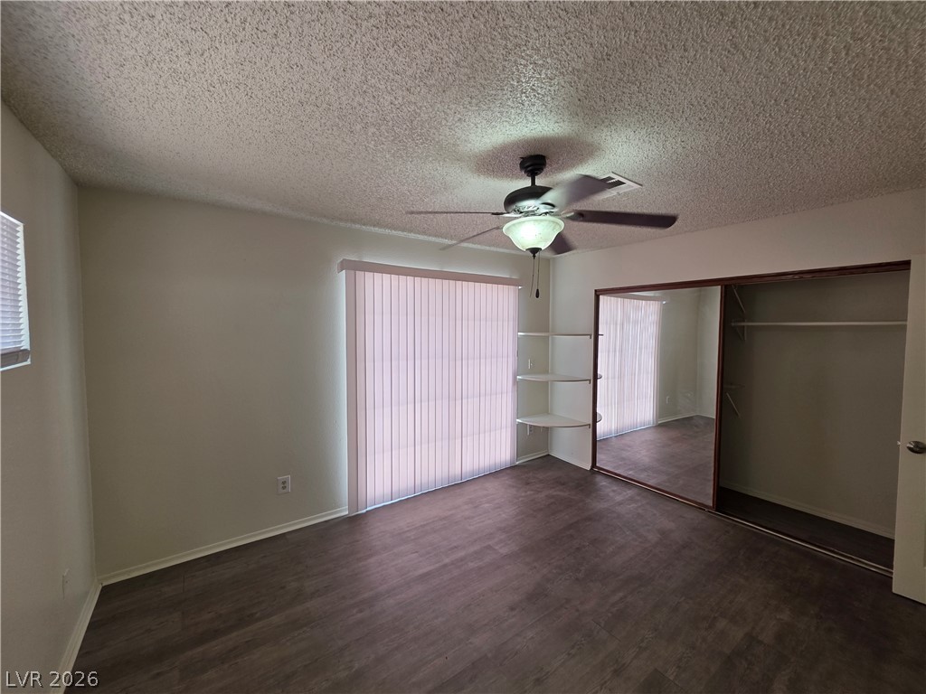 2121 Chertsey Drive D Property Photo 17