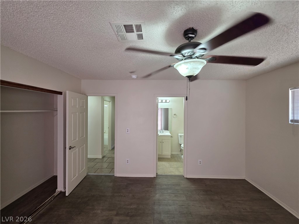 2121 Chertsey Drive D Property Photo 21