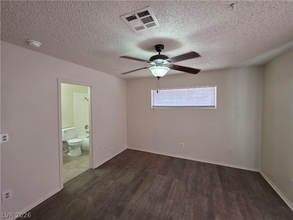 2121 Chertsey Drive D Property Photo 22