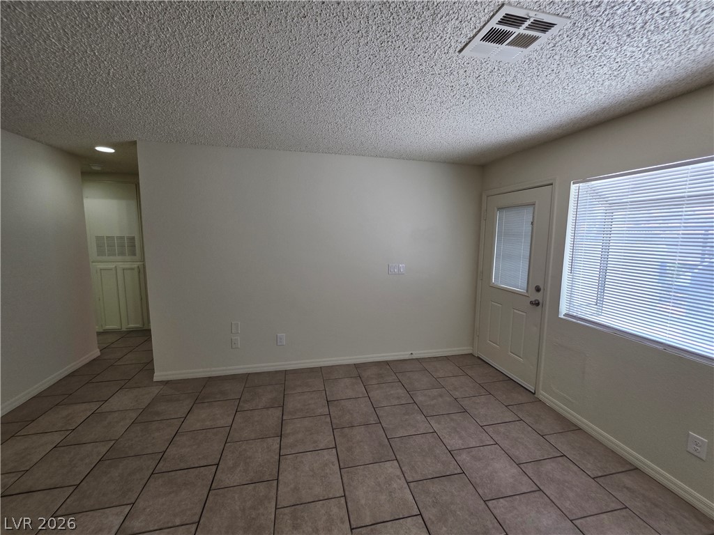 2121 Chertsey Drive D Property Photo 26