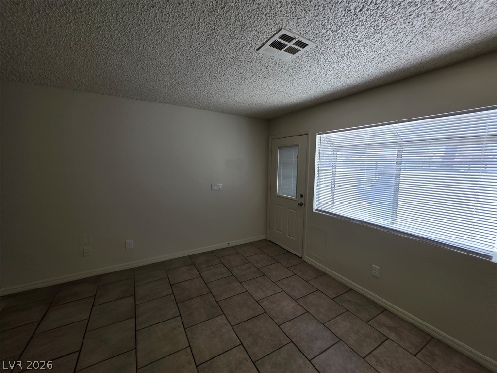 2121 Chertsey Drive D Property Photo 27