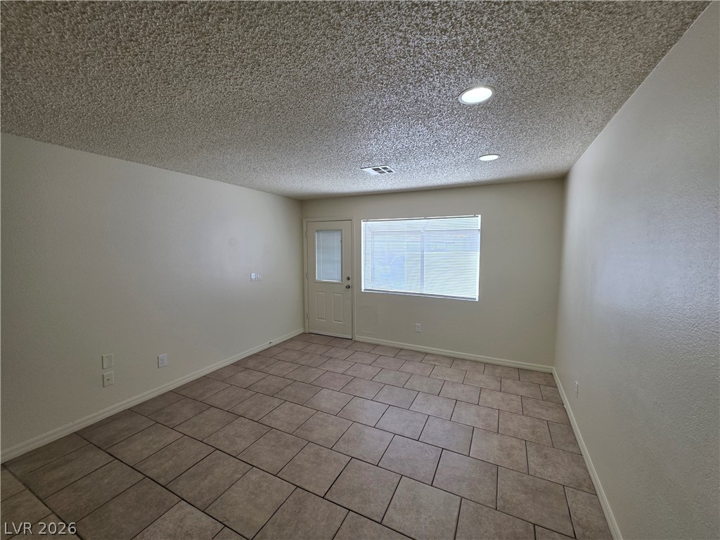 2121 Chertsey Drive D Property Photo 28