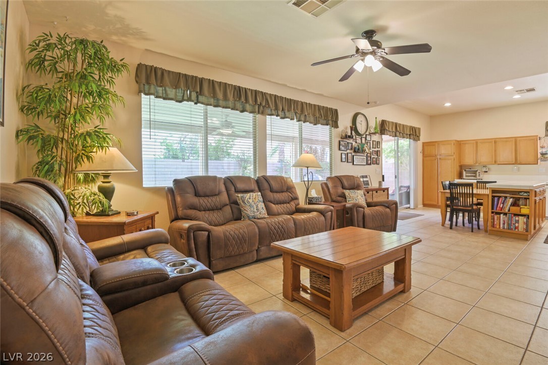2356 Tilden Way Property Photo 10