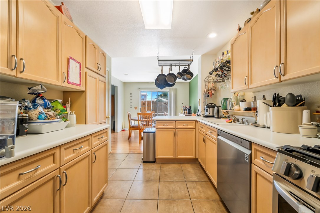 9695 Blue Calico Drive Property Photo 12