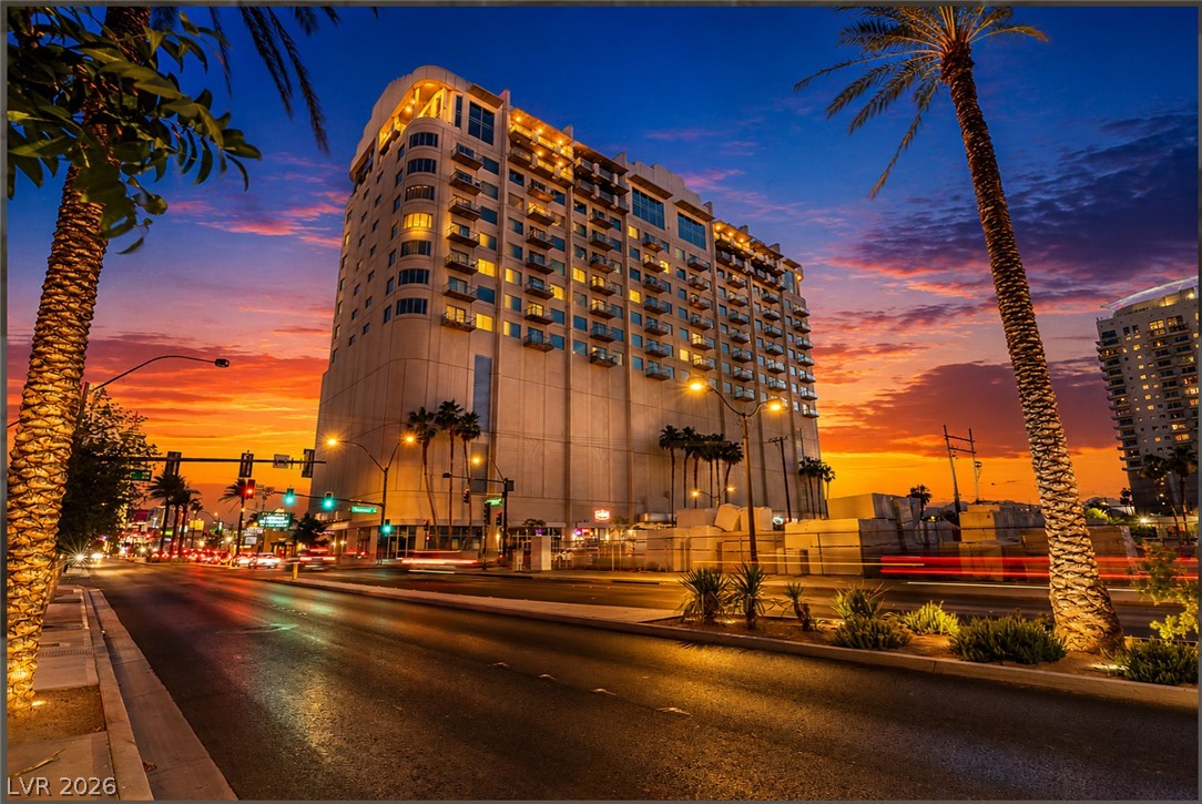 900 Las Vegas Boulevard 814 Property Photo 2