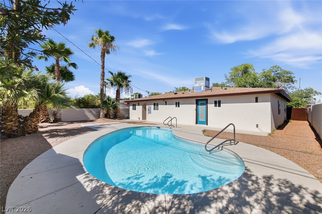 1800 8th Place Property Photo 1