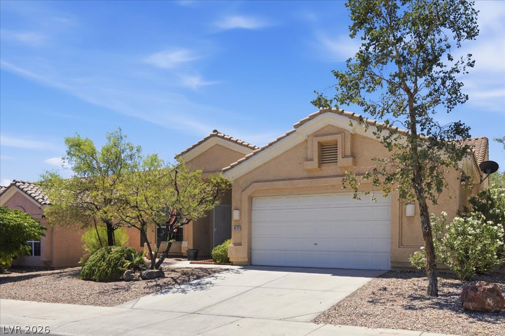 8633 Crest Hill Avenue Property Photo 3