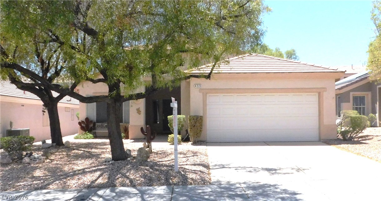 499 Elm Crest Place Property Photo 2