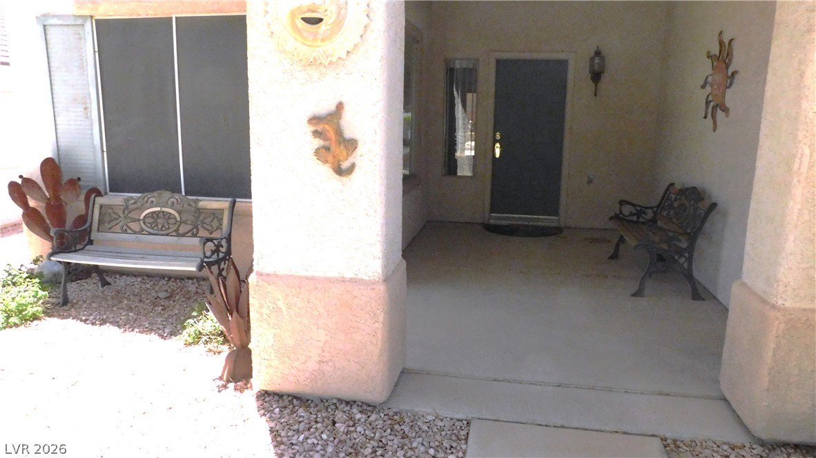 499 Elm Crest Place Property Photo 3