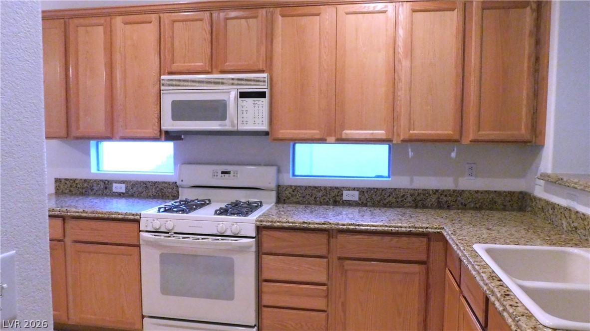 499 Elm Crest Place Property Photo 39