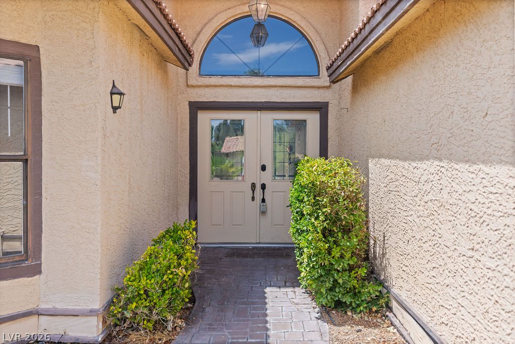 5301 Braemar Drive Property Photo 11