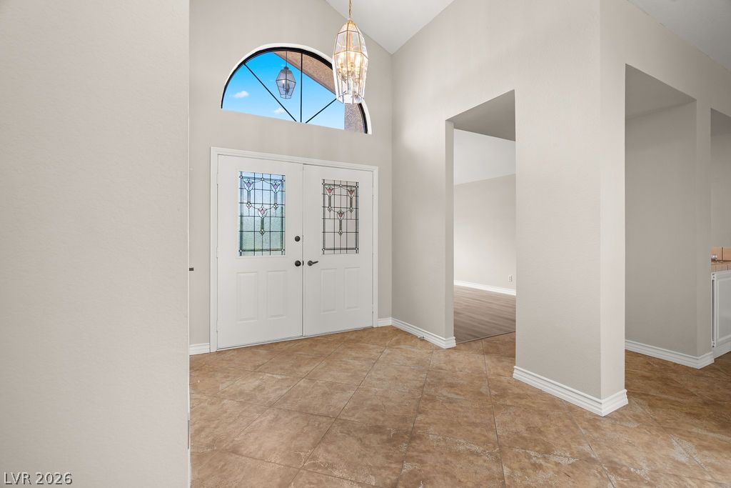 5301 Braemar Drive Property Photo 12