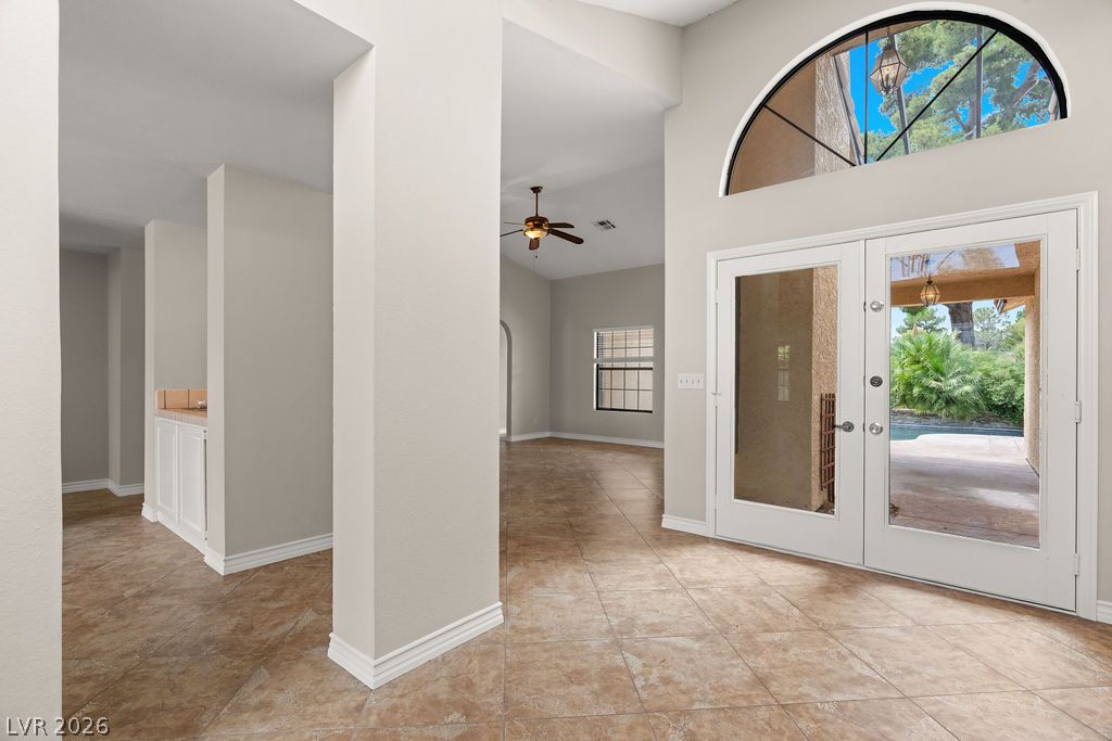 5301 Braemar Drive Property Photo 13