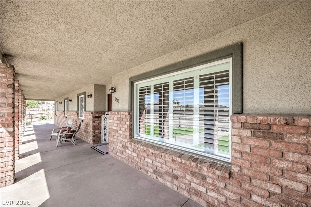 8910 West Rosada Way Property Photo 5