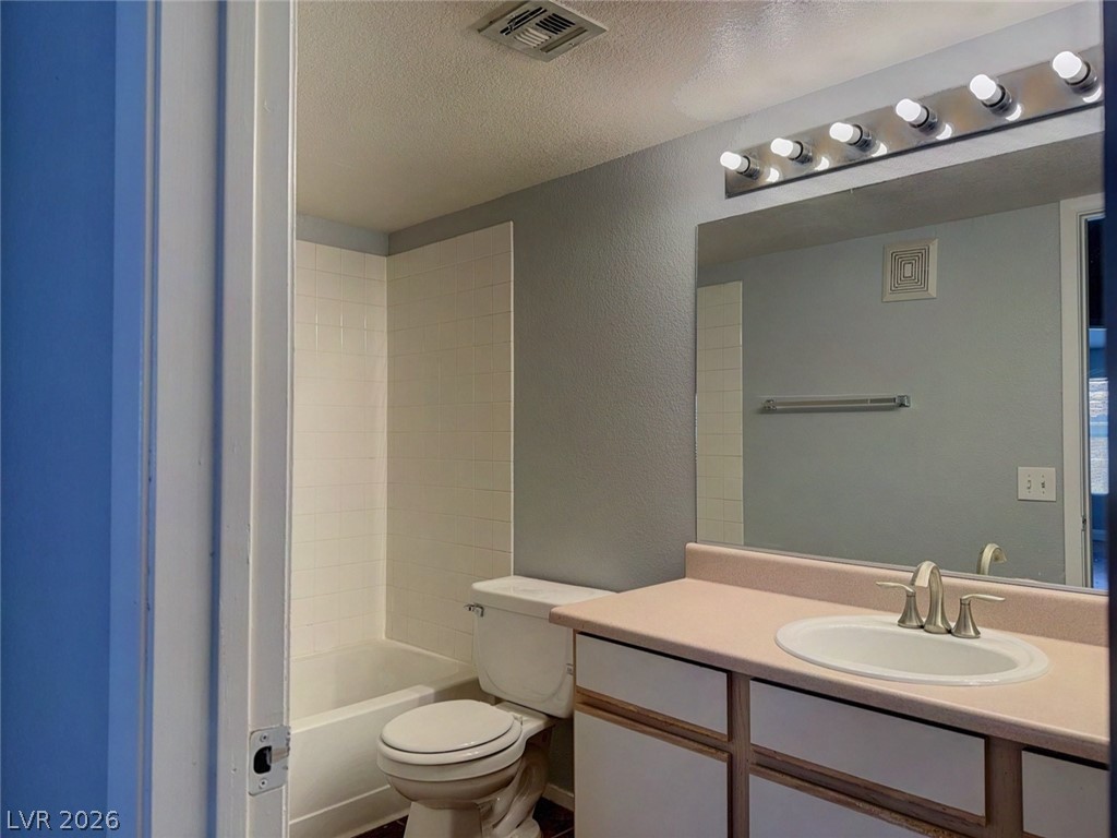 2300 East Silverado Ranch Boulevard 2152 Property Photo 9
