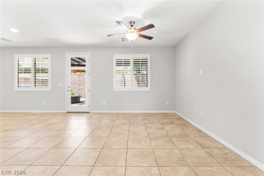 9225 Black Diamond Street Property Photo 9