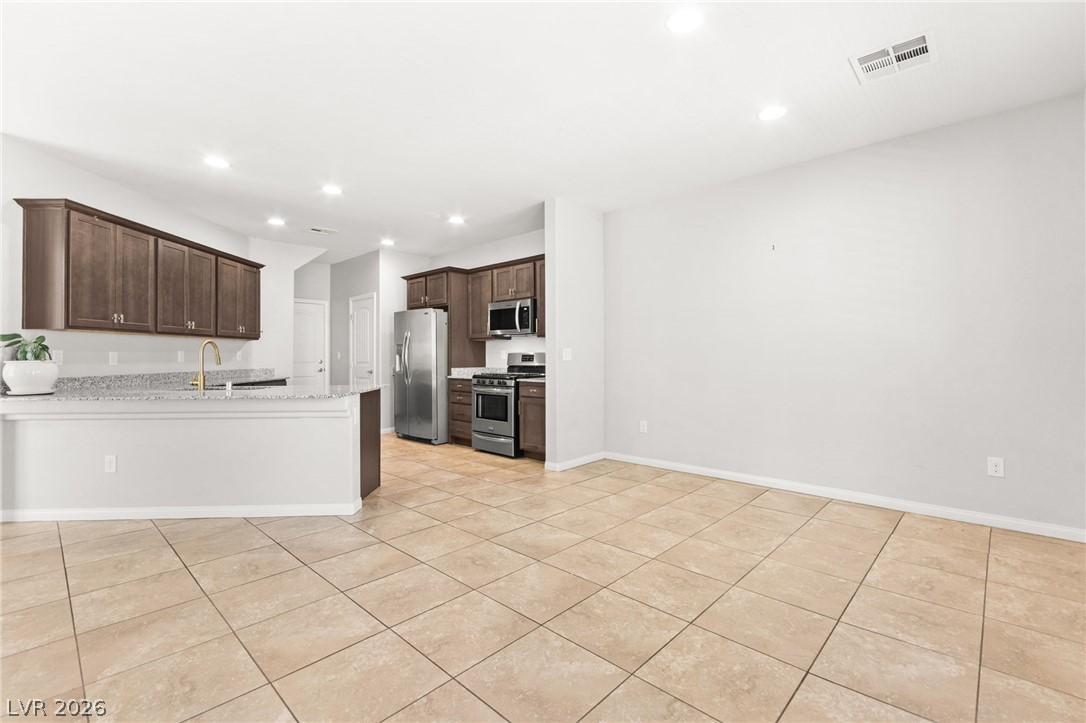 9225 Black Diamond Street Property Photo 22