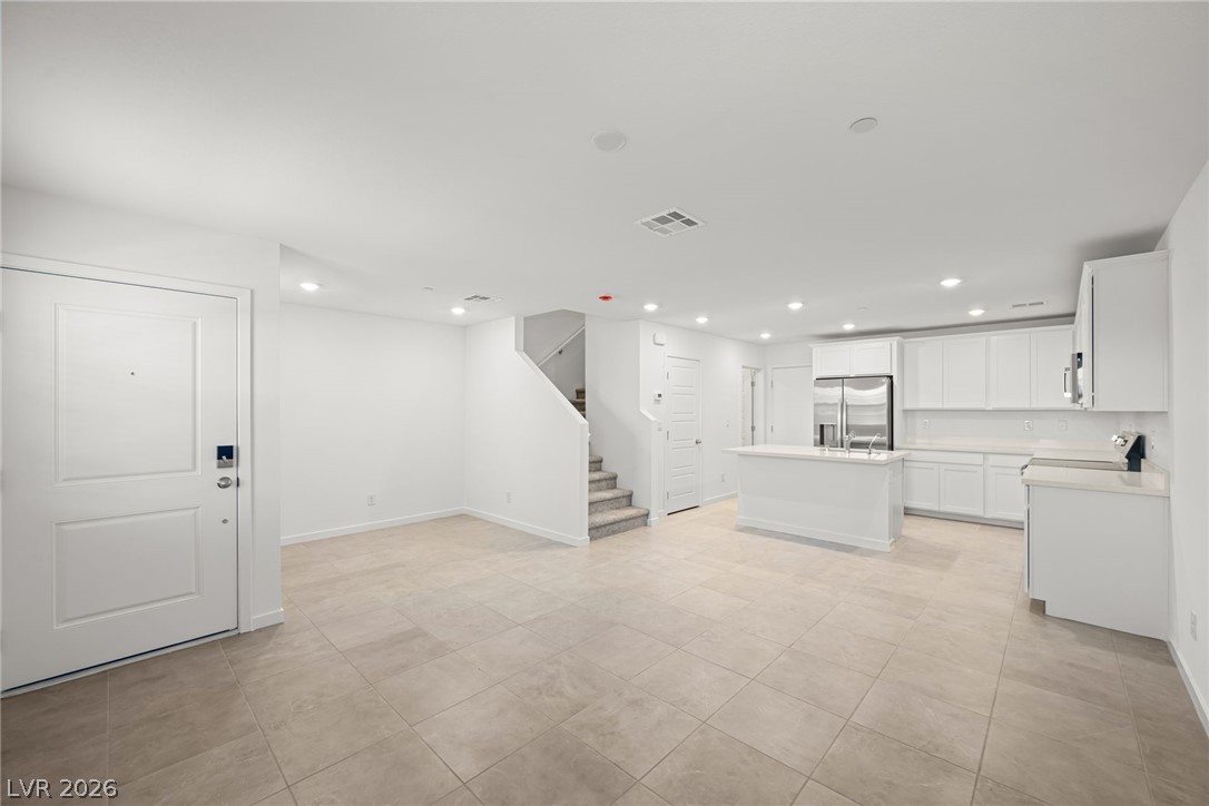 178 Stardust Grove Avenue Property Photo 2