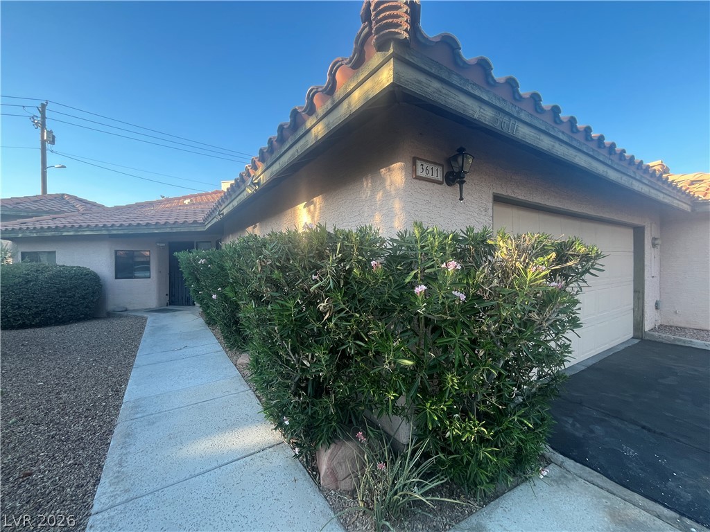 3611 Laguna Del Sol Drive Property Photo 2
