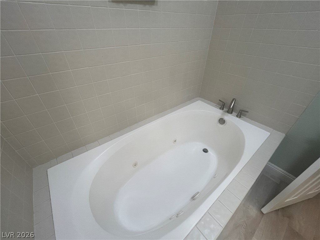 3611 Laguna Del Sol Drive Property Photo 16