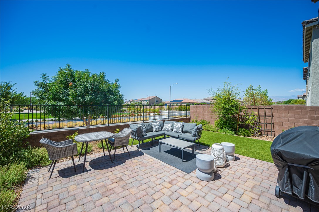 1227 Great Hollow Avenue Property Photo 4