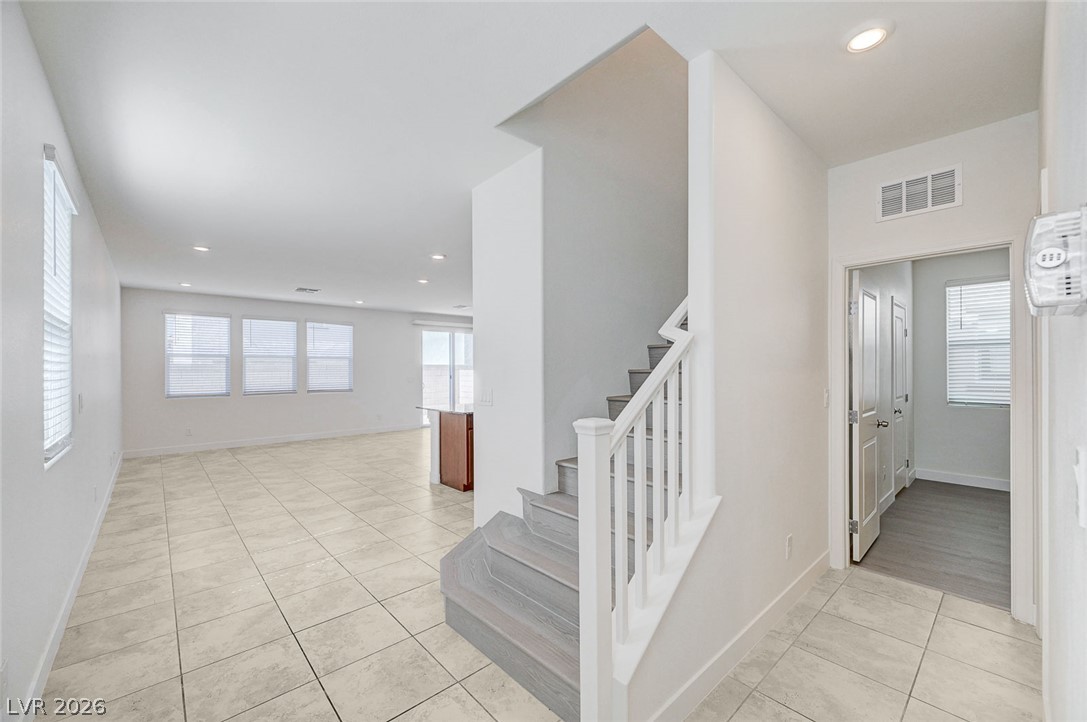 7018 Sylmar Avenue Property Photo 4