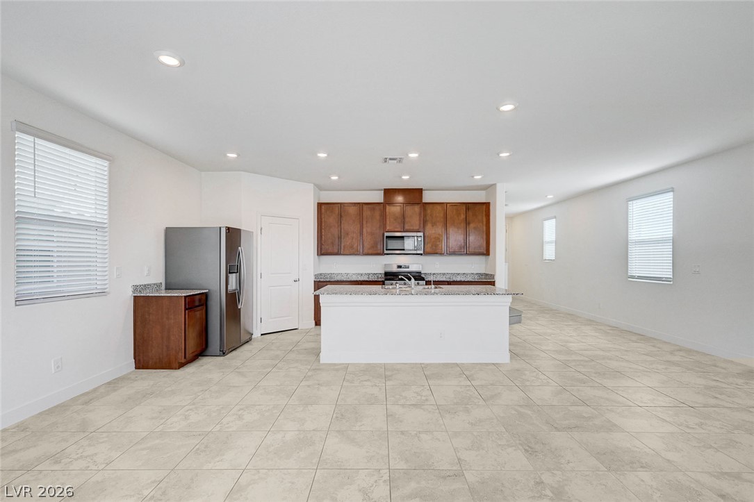 7018 Sylmar Avenue Property Photo 9