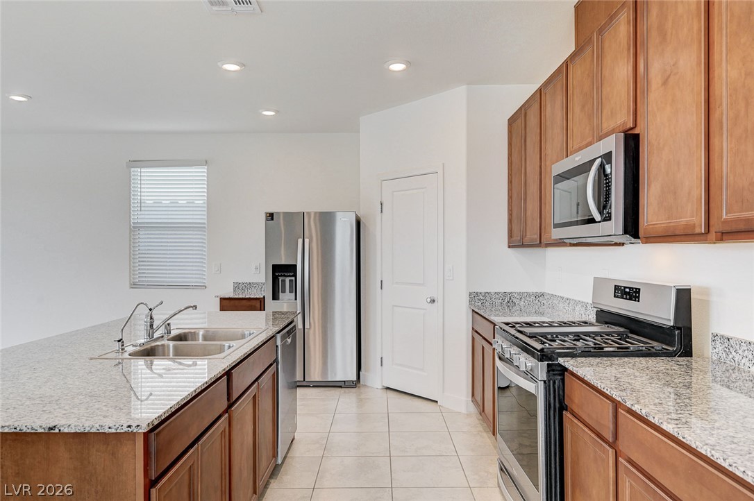 7018 Sylmar Avenue Property Photo 12