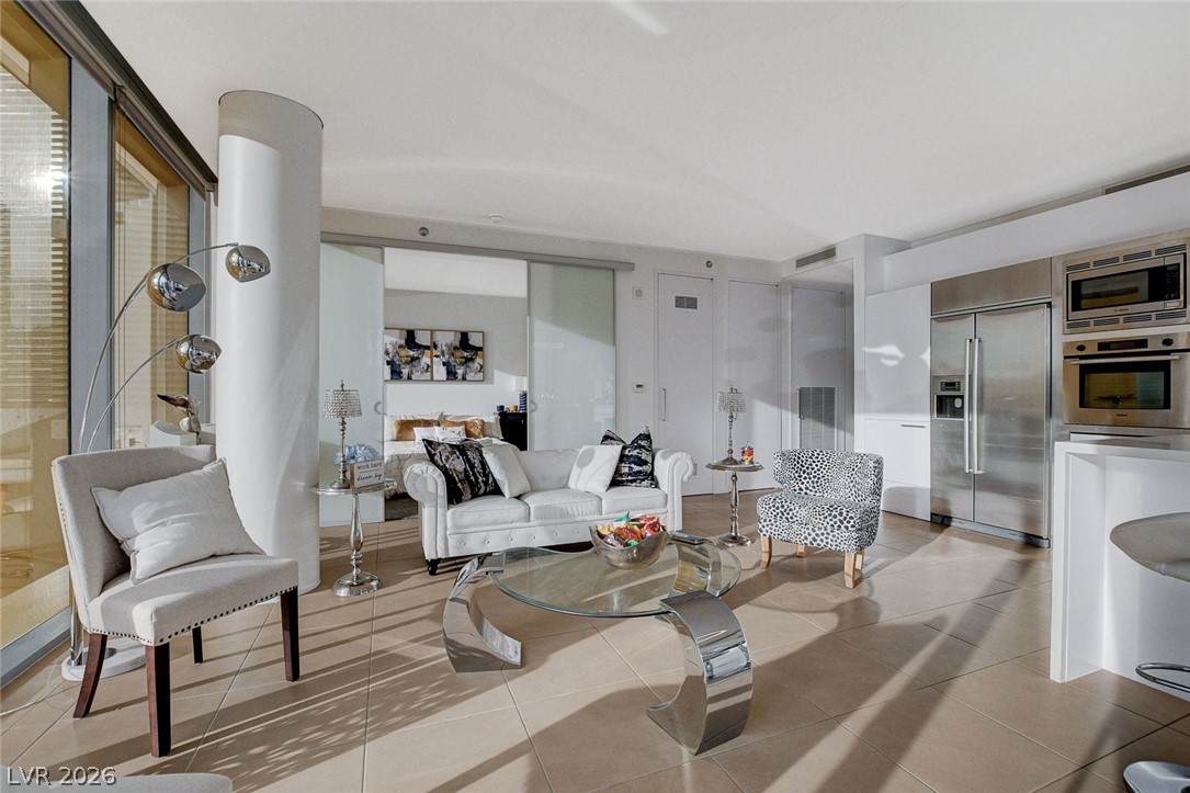 3722 Las Vegas Boulevard 811 Property Photo 2