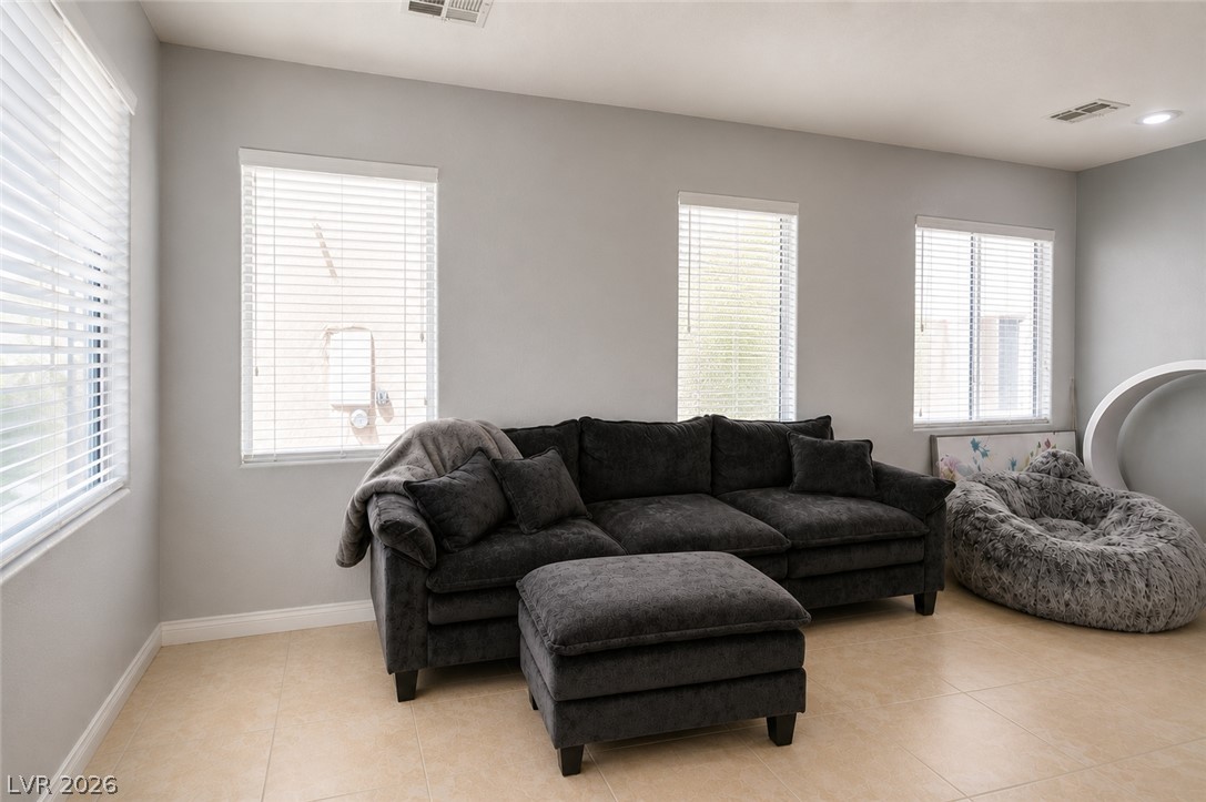 10926 Colour Magic Street Property Photo 7