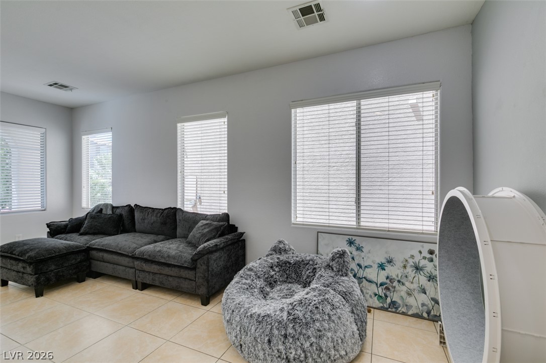 10926 Colour Magic Street Property Photo 8