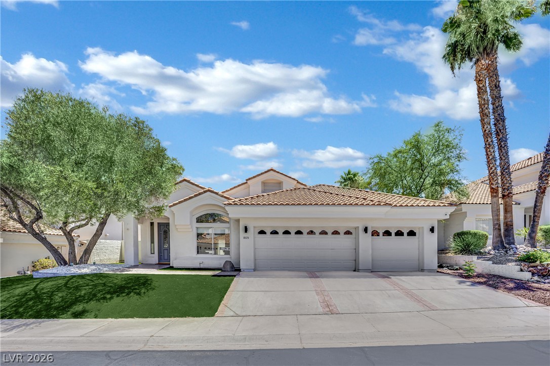 8121 Sunset Cove Drive Property Photo 2