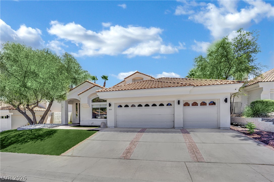 8121 Sunset Cove Drive Property Photo 3