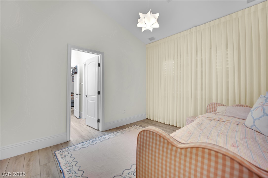 8121 Sunset Cove Drive Property Photo 32