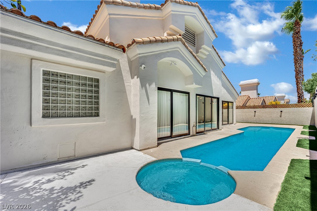8121 Sunset Cove Drive Property Photo 43