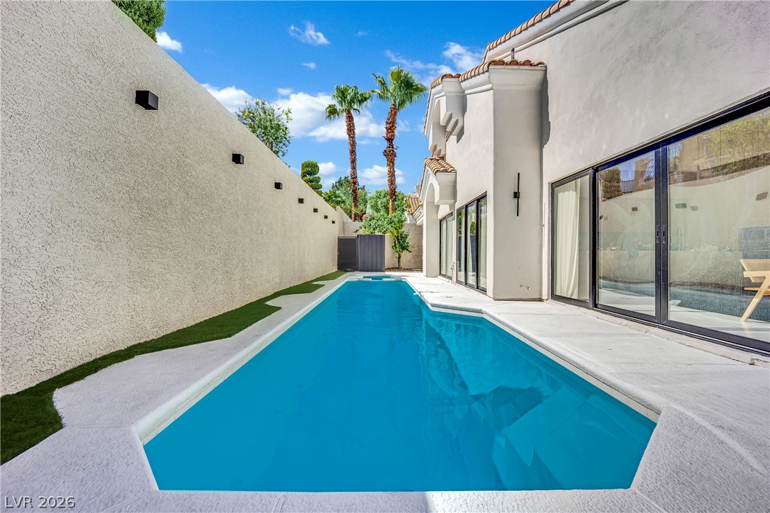 8121 Sunset Cove Drive Property Photo 43