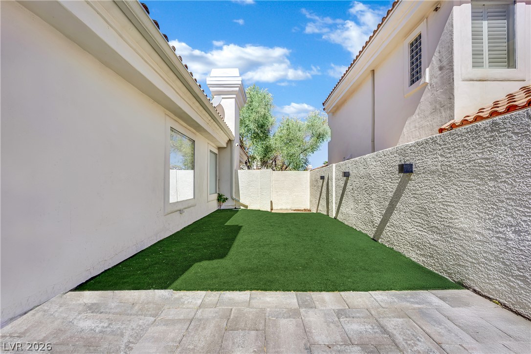 8121 Sunset Cove Drive Property Photo 46