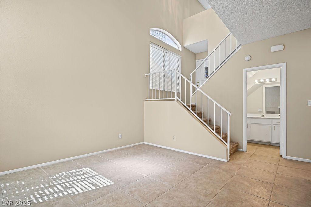 1716 Comstock Drive Property Photo 5