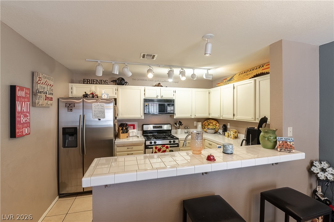 8452 Boseck Drive 287 Property Photo 8