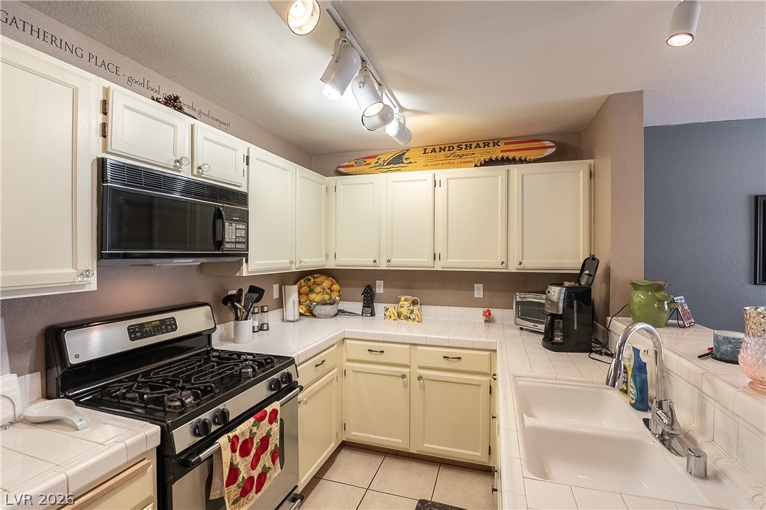 8452 Boseck Drive 287 Property Photo 11