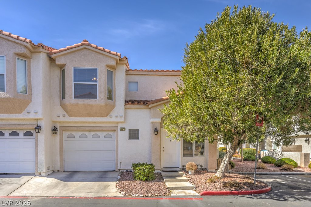 4029 Castle Cove Drive Property Photo 2