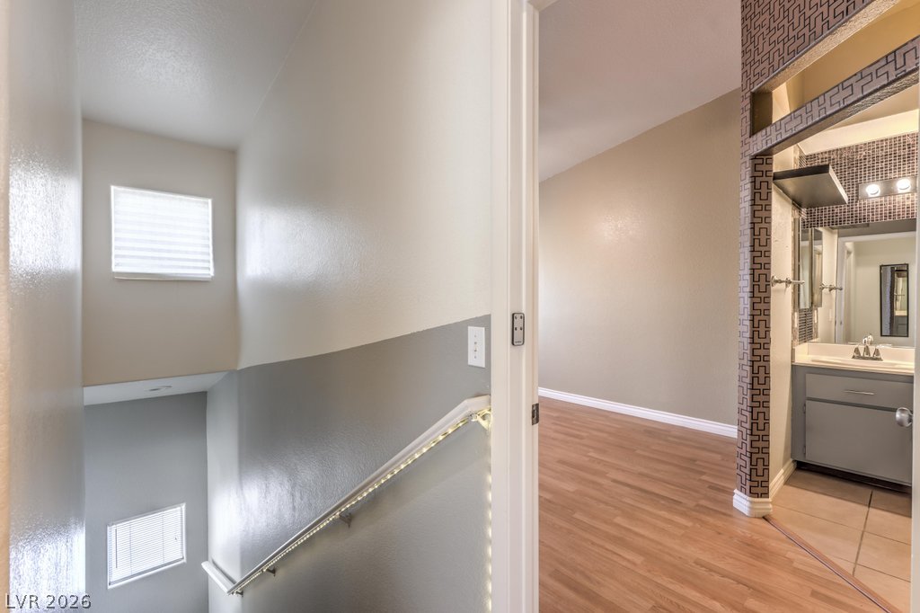 4029 Castle Cove Drive Property Photo 12